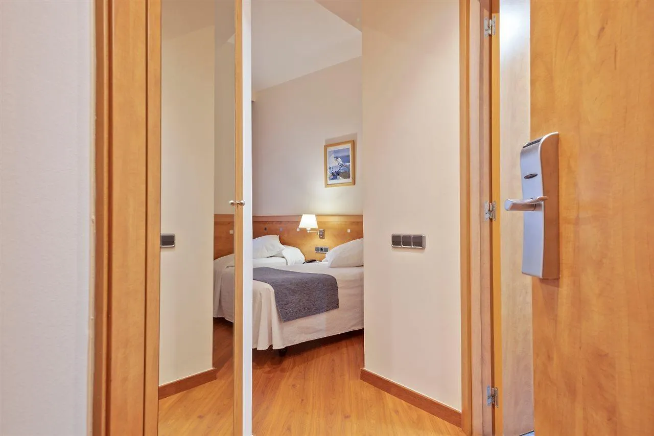 **  Hotel Acta Antibes Barcelona España