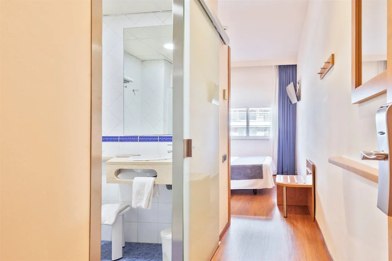 Hotel Acta Antibes Barcelona 2*,