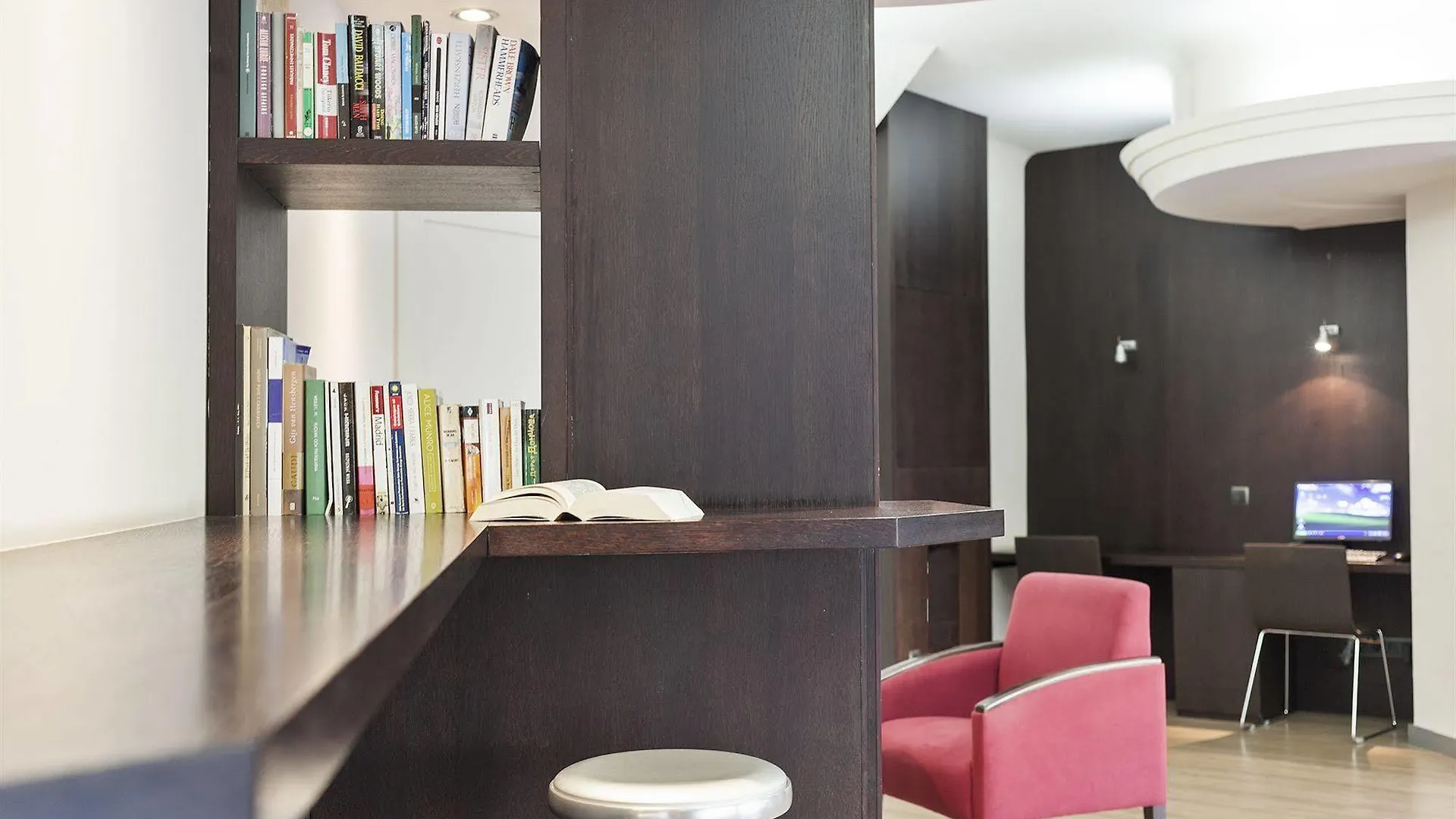 **  Hotel Acta Antibes Barcelona España