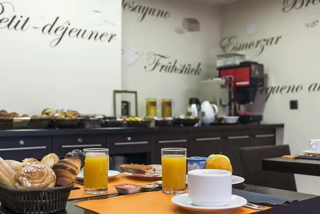 Hotel Acta Antibes Barcelona 2*,